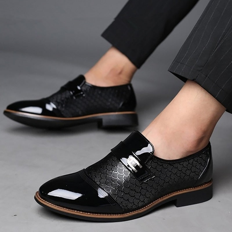 Men's Leather Embossing Classic Dress Shoes