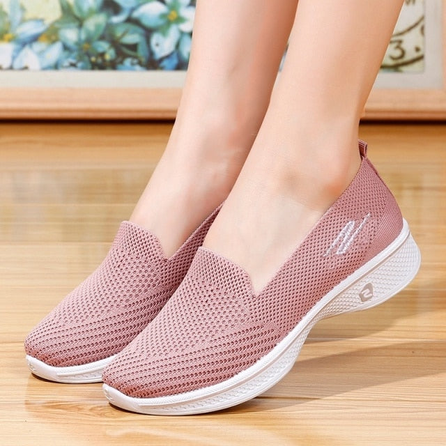 Women's Fashionable Flats. Casual, Breathable, Walking Slip-on Shoes