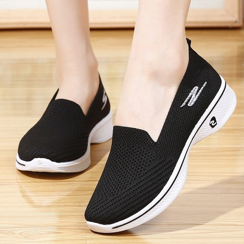 Women's Fashionable Flats. Casual, Breathable, Walking Slip-on Shoes